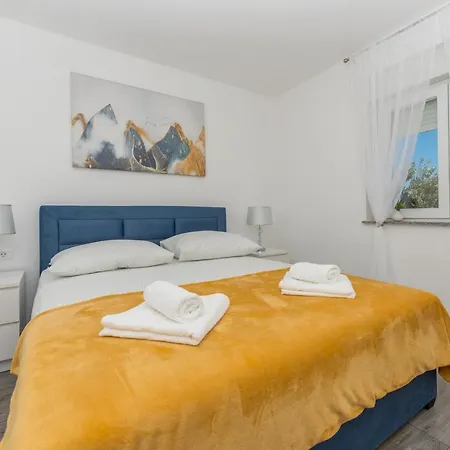 Appartement Dalija *