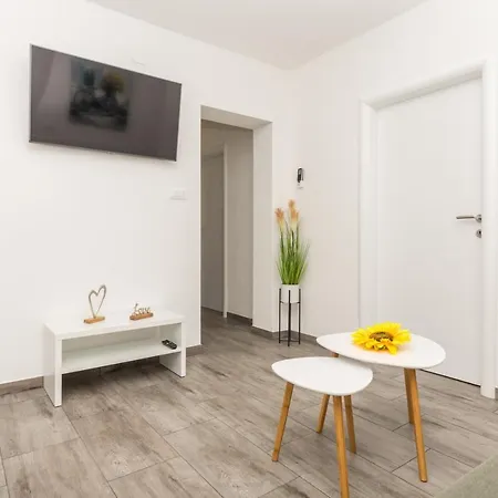 Dalija Apartment *